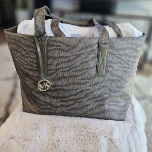 Michael Kors The Michael Bag - Olive